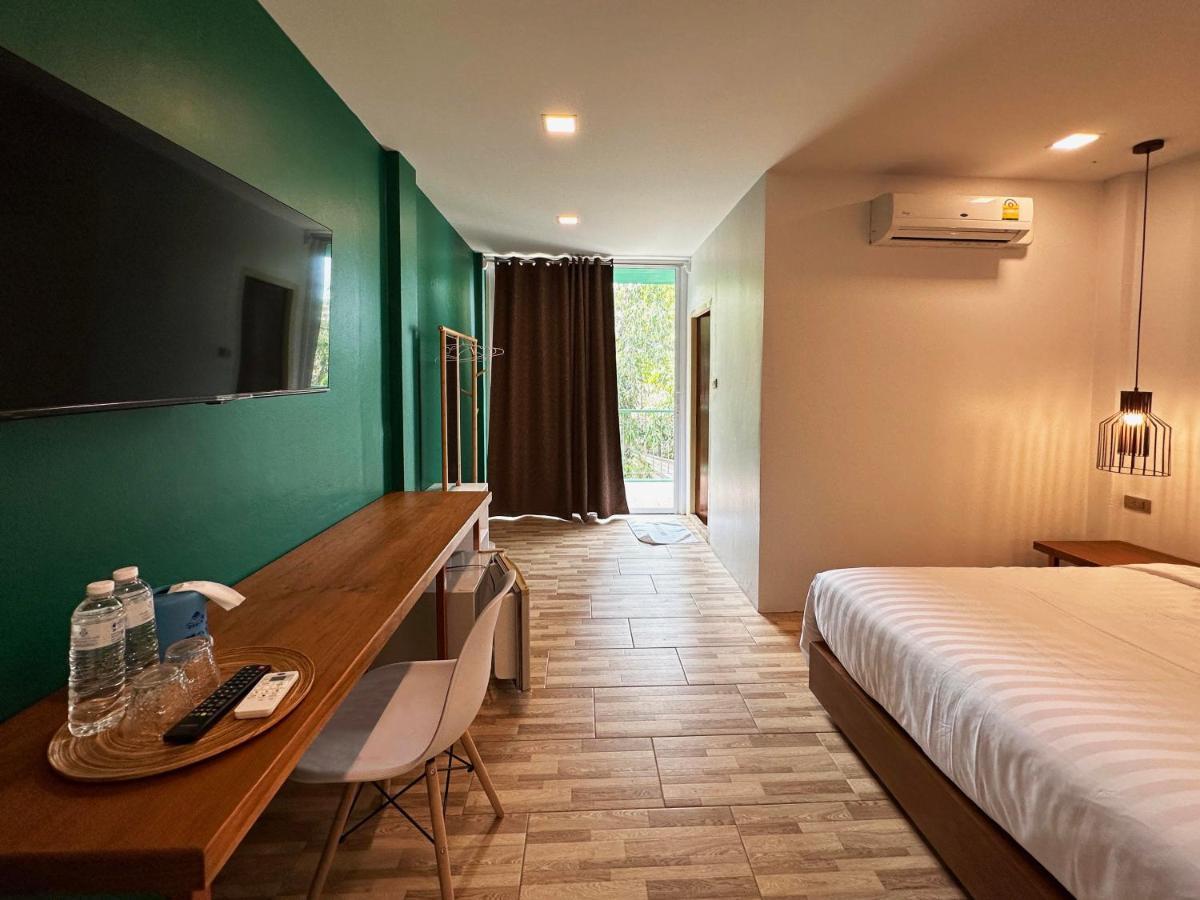סוראט תאני Plernpetch Hotel מראה חיצוני תמונה