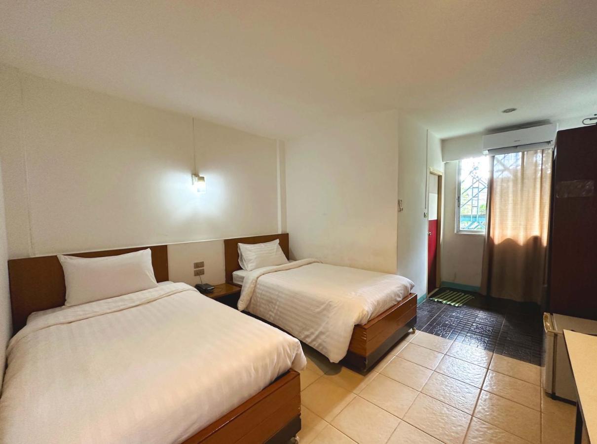 סוראט תאני Plernpetch Hotel מראה חיצוני תמונה