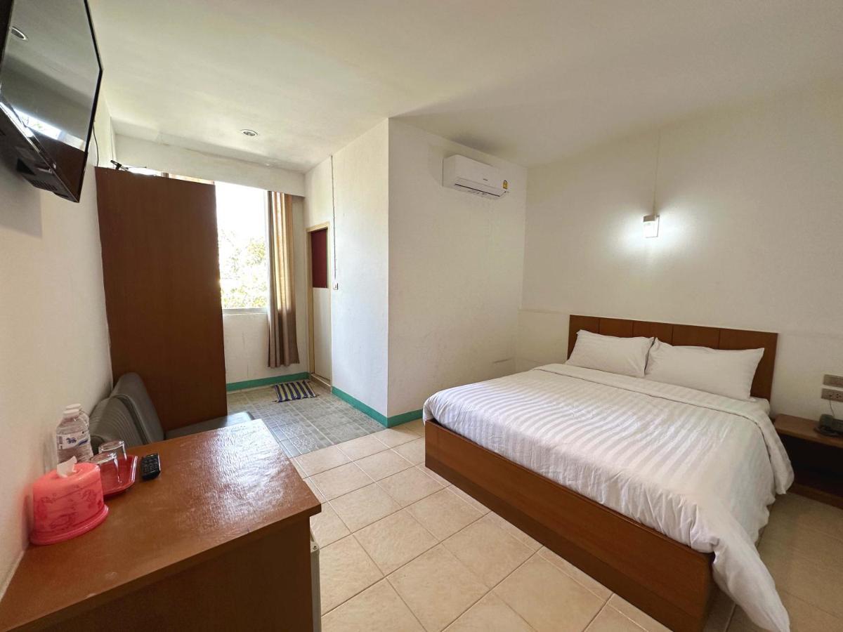 סוראט תאני Plernpetch Hotel מראה חיצוני תמונה