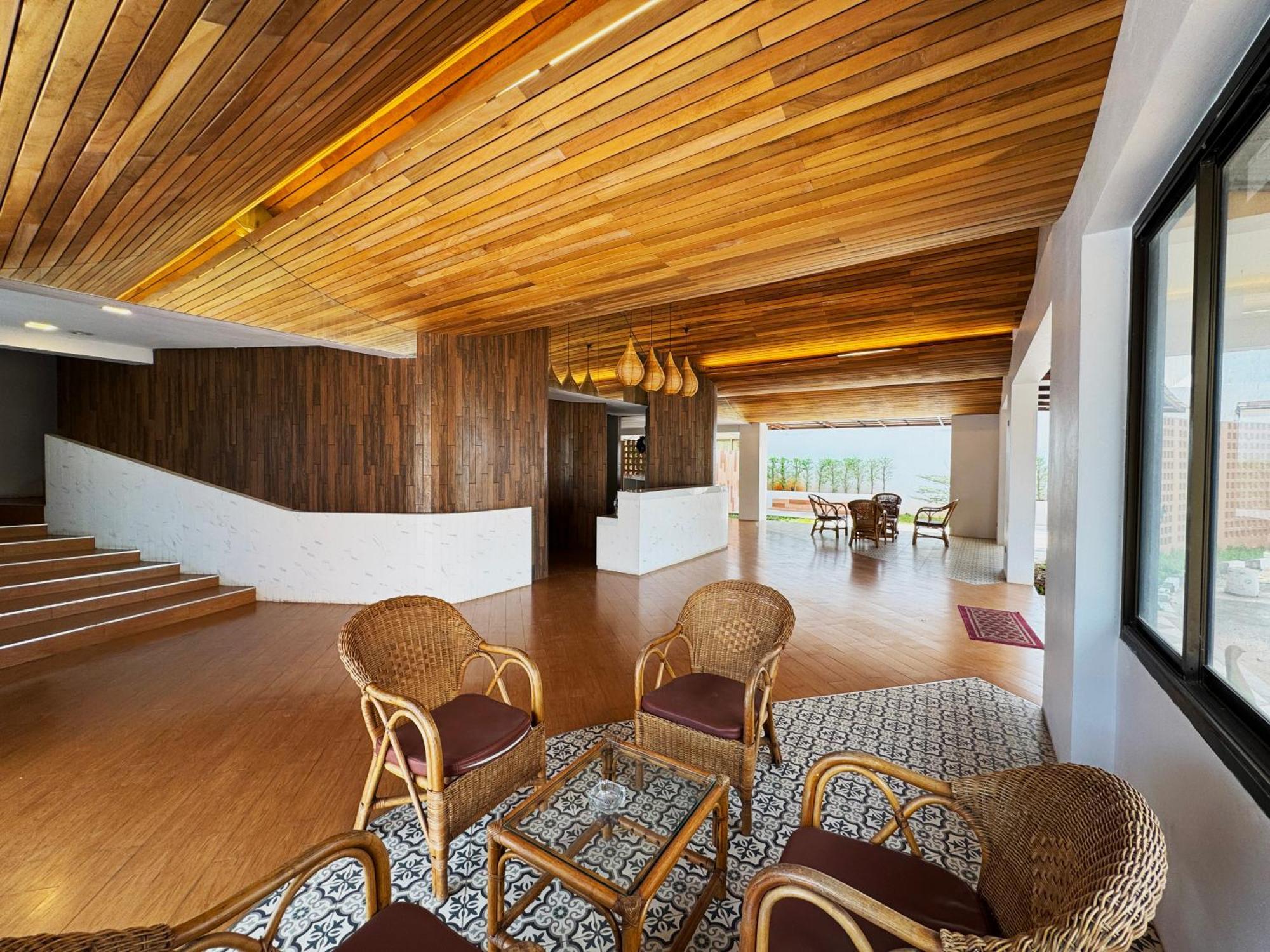 סוראט תאני Plernpetch Hotel מראה חיצוני תמונה
