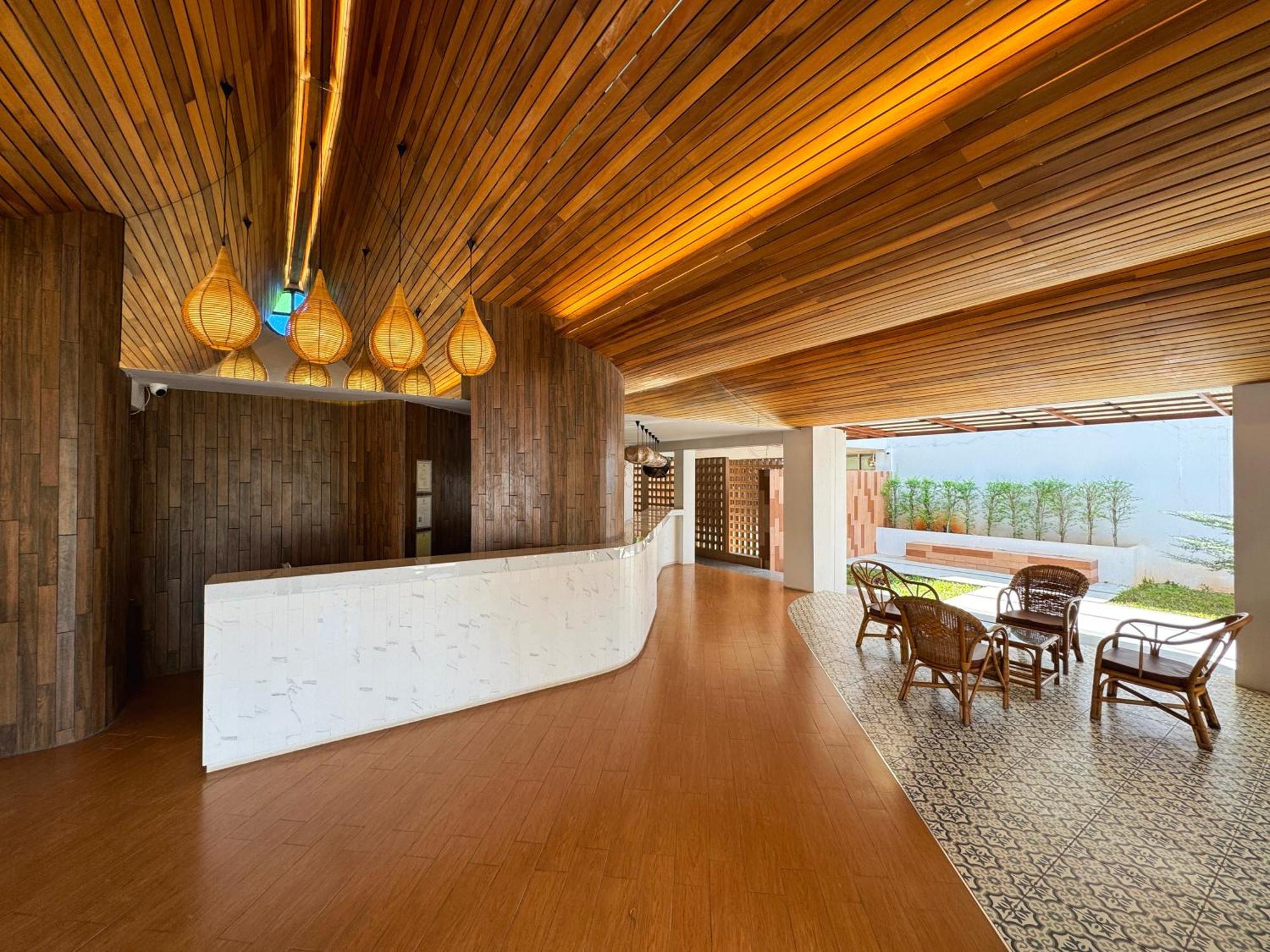 סוראט תאני Plernpetch Hotel מראה חיצוני תמונה
