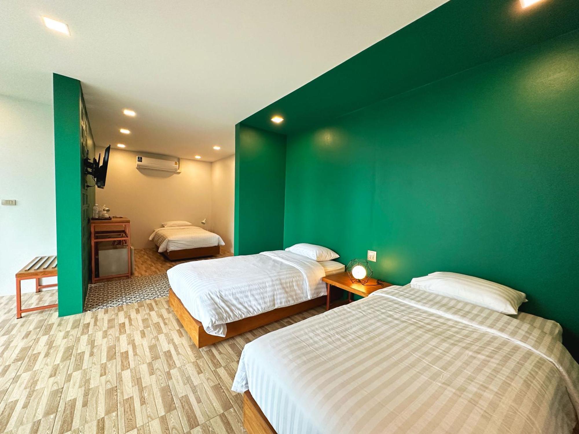 סוראט תאני Plernpetch Hotel מראה חיצוני תמונה