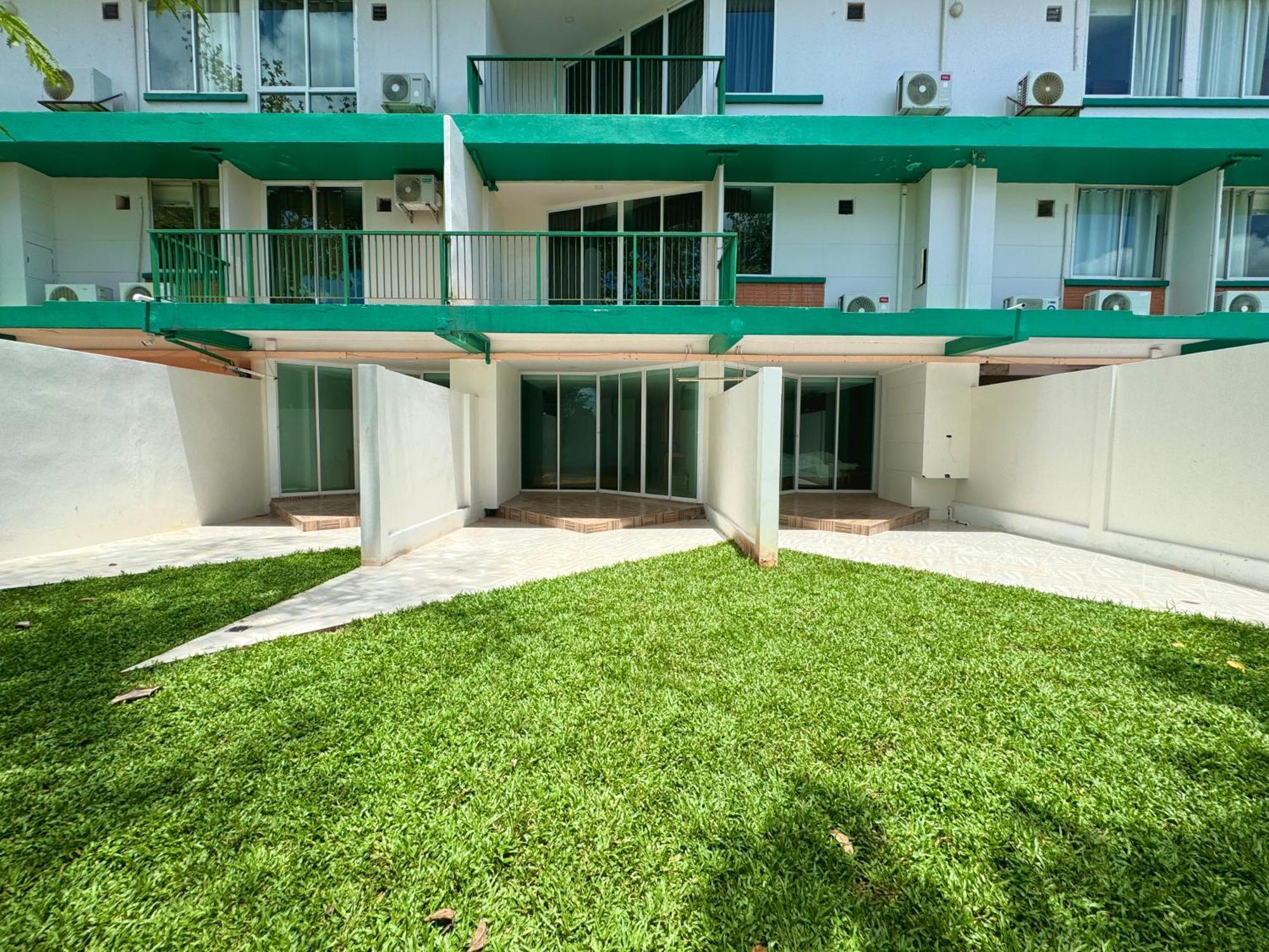 סוראט תאני Plernpetch Hotel מראה חיצוני תמונה